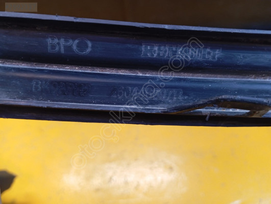 RENAULT  CLİO 4 SAĞ FAR KAŞI 260446897R ÇIKMA