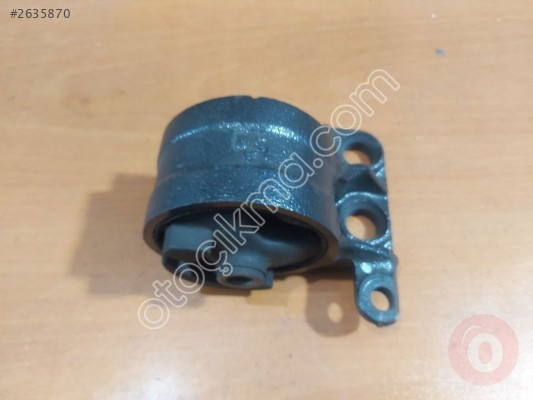 Mazda 3 sağ motor kulağı