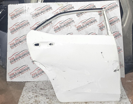 2013/2018 TOYOTA COROLLA BEYAZ SAĞ ARKA KAPI ORJINAL