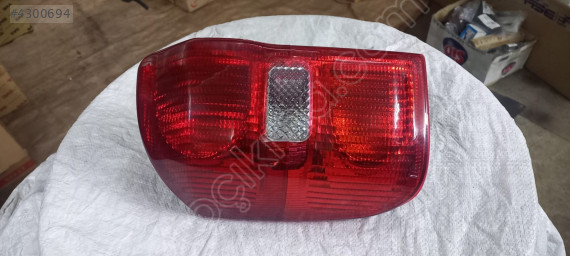 Toyota Rav 4 sol stop OEM 8156142060 sıfır yan sanayi
