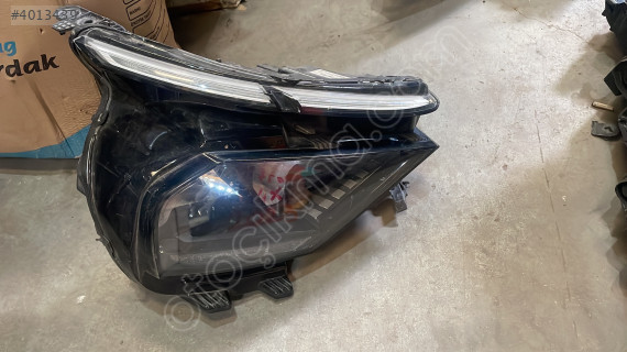 Citroën C4 X sağ ön far