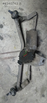 Peugeot 206 çıkma silecek motoru