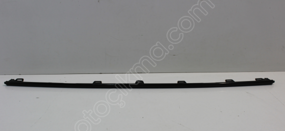 A4 S LİNE ARKA TAMPON ORTA ÇITA SİYAH SIFIR İTHAL 8W0853551C