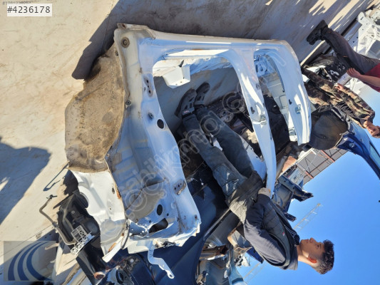 TOYOTA HILUX 2014 ÇIKMA SAĞ MARŞBEL KOMPLE