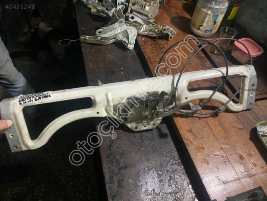 HYUNDAİ STAREX MOTOR KAPUTU KİLİDİ ORJİNAL ÇIKMA TEMİZ