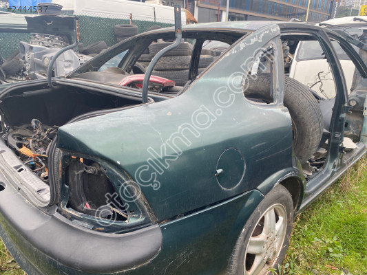 OPEL VECTRA B SAĞ ARKA ÇAMURLUK