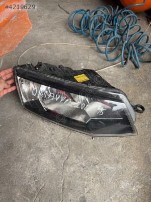 SKODA OCTAVİA SAĞ FAR ÇIKMA ORJİNAL