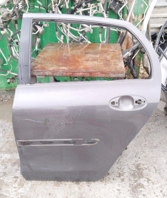 TOYOTA YARİS SOL ARKA  KAPI ÇIKMA
