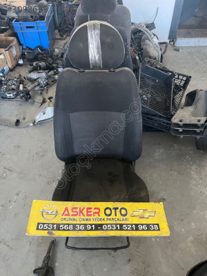 Corsa c sağ ön koltuk siyah