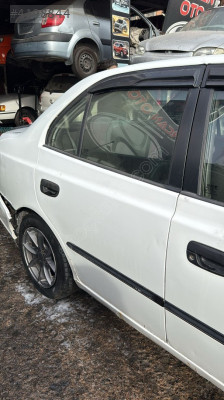 Hyundai accent Admira  sağ arka kapı