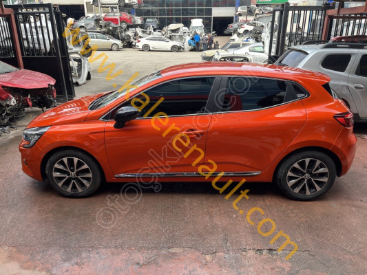 Renault Clio 5 Sol Marşpiyel Sacı Kesme Mercan Turuncu 764617378R