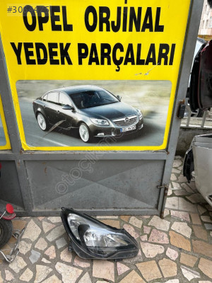 Opel Corsa d sağ ön far makyajlı kasa içi siyah far