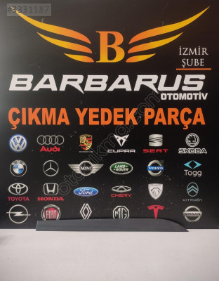 Audi A4 Sağ Arka Kapı Bandı - Orijinal Parça Numarası: 8W985