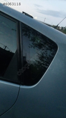 Renault Scenic 2 sol arka kelebek cam