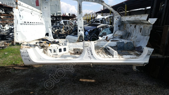 TOYOTA HILUX SAĞ MARŞPİYEL SACI ÇIKMA ORJİNAL