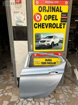 Opel Astra K Modeli için Sol Arka Kapı Çıkma Parçası