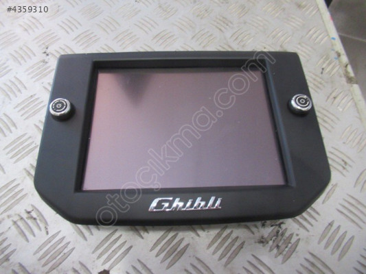 MASERATI GHIBLI EKRAN CERCEVESİ 670007290