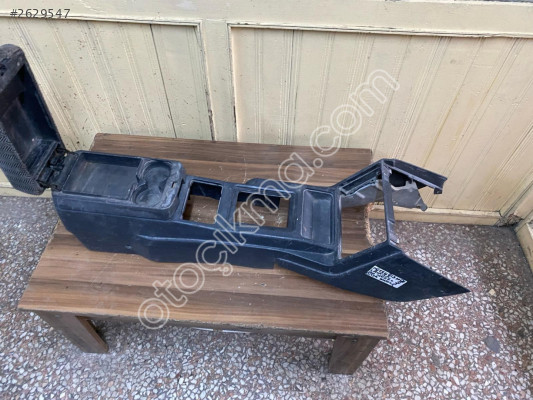 MİTSUBİSHİ GALANT ORTA KONSOL PLASTİĞİ 1990 MODEL ORJİNAL