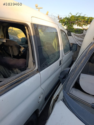 Berlingo sağ ön kapı