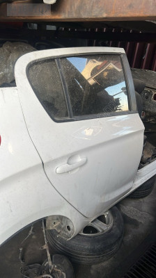 Hyundai i20 09-14 sağ arka kapı
