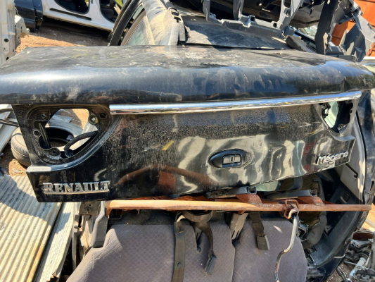 Renault megan 1 bagaj kapağı