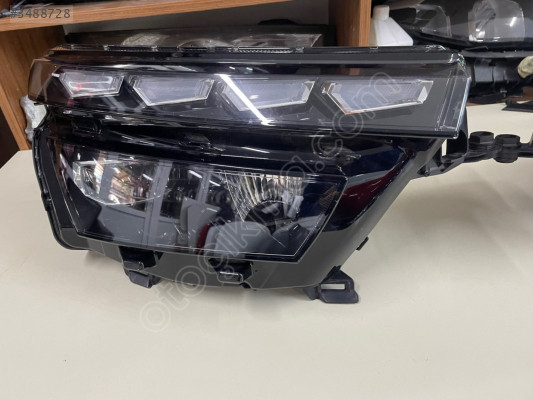 SKODA KAMİQ SAĞ FAR SIFIR ORJİNAL