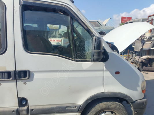Reno Master 1 sağ ön kapı