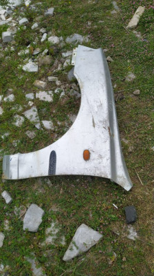 Admire sol ön çamurluk çıkma