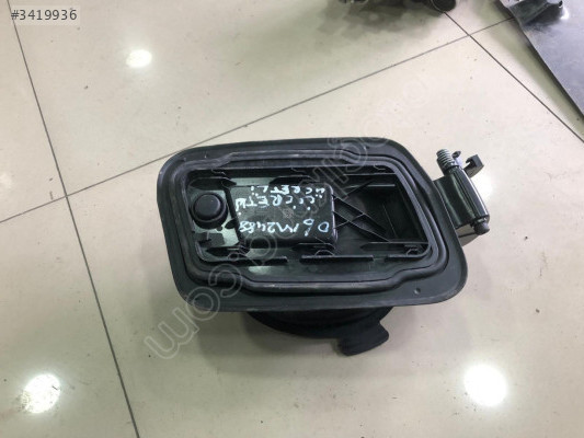 BMW 5 SERİSİ G60 DEPO KAPAĞI
