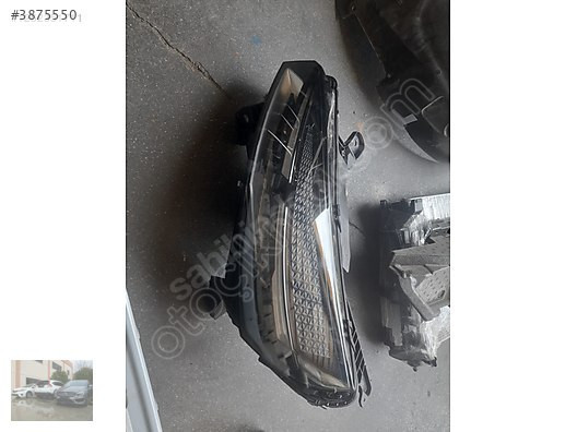 Clio 5 Sağ Ön Farı Ünallar Oto Yedek Parça'da Bulunur