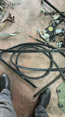 2018 PEJO 301 ÇIKMA ORJİNAL SOL ÖN KAPI SIYIRICI FİTİLİ