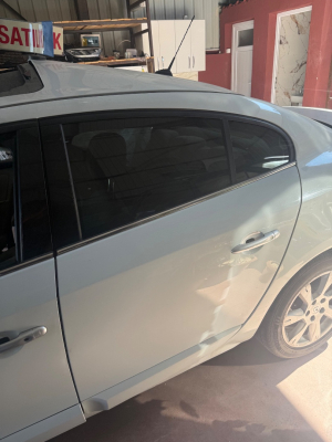 2011 Fluence Sol Arka Kapı