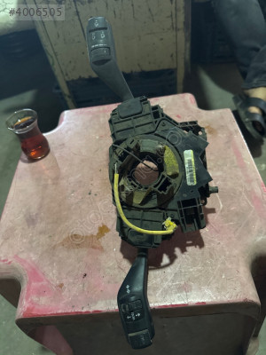 Ford Focus direksiyon sinyal kolu ve zemberek