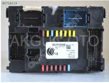 00520780640/ 28599356/ 69751014D/ SİGORTA KUTUSU JEEP RENEGADE