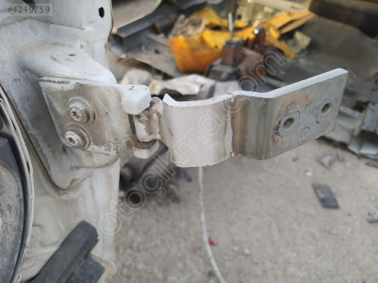 ÇIKMA OPEL COMBO SAĞ ARKA BAGAJ KAPAĞI MENTEŞESİ ALT