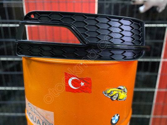 8T0807682K AUDI A5 SLİNE 2012-2015 SAĞ SİS KAPAK BLACK KROM .