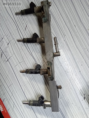 BMW E46 E87 Enjektör Kütüğü 7506158