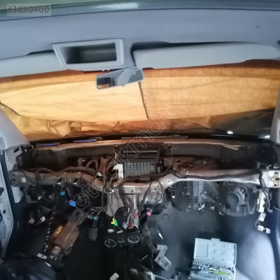 Transporter T5 Göğüs demiri