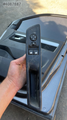 SKODA KAROQ SOL ÖN CAM DÜĞMESİ
