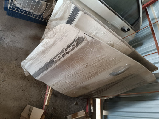 Amarok sağ arka kapı