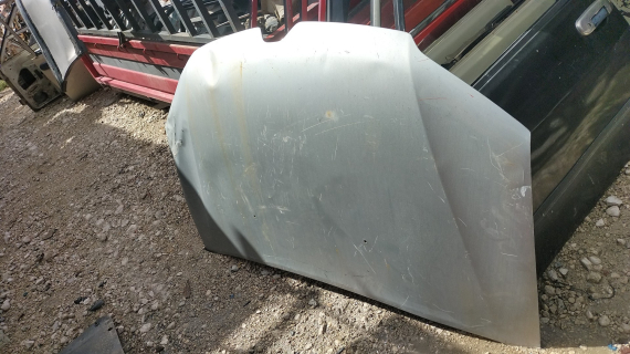 Renault Clio 4 ön kaput