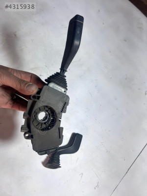 OPEL VECTRA B FAR KOLU SİLECEK TARAFI KIRIK