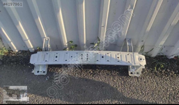 FORD FİESTA ÖN TAMPON DEMİRİ 2014 SONRASI