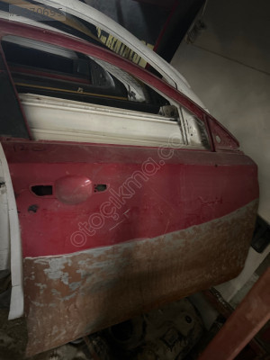 Hyundai İ 20 sağ ön kapı