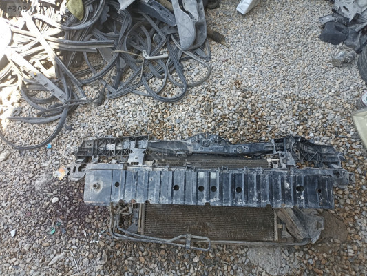 Ford Focus 2.5 Radyatör Paneli Demir fan Dolu