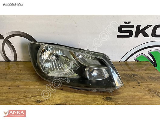 CADDY ORJİNAL ÇIKMA ÜSTTEN SİNYALLİ SAĞ FAR