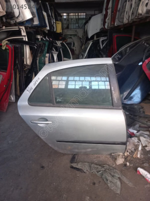 RENAULT LAGUNA SAĞ ARKA KAPI