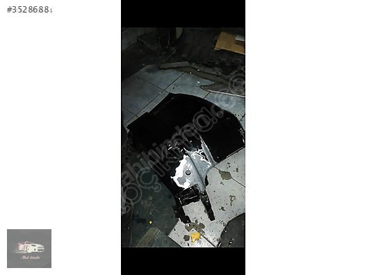 Mitsubishi Pajero 2009 model sol arka tampon köşesi orijinal çık