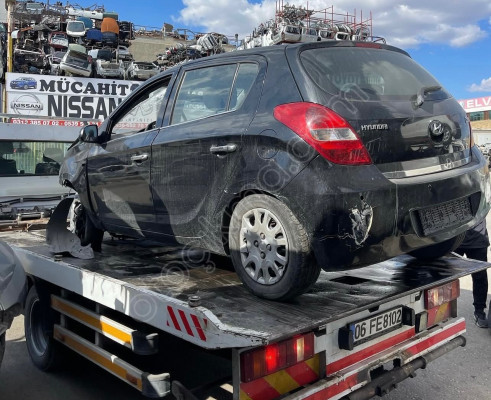 Hyundai i20 çıkma orjşnal sol arka kapı