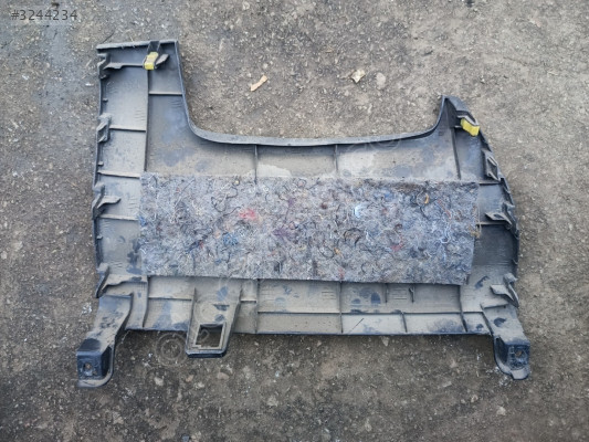 Toyota Corolla torpido alt plastiği